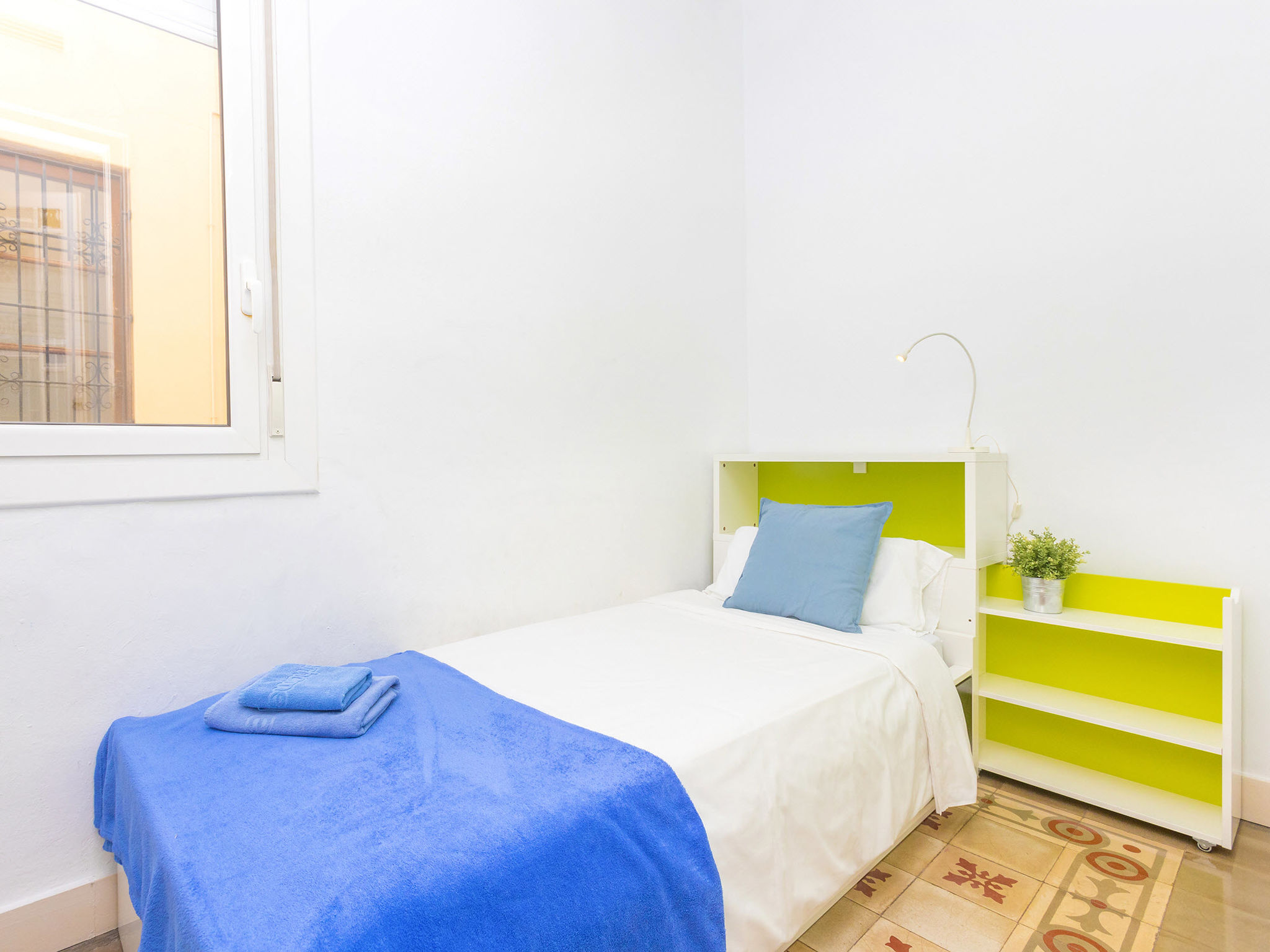 Photo of Eix.Dret:Roger de LLuria/Valencia