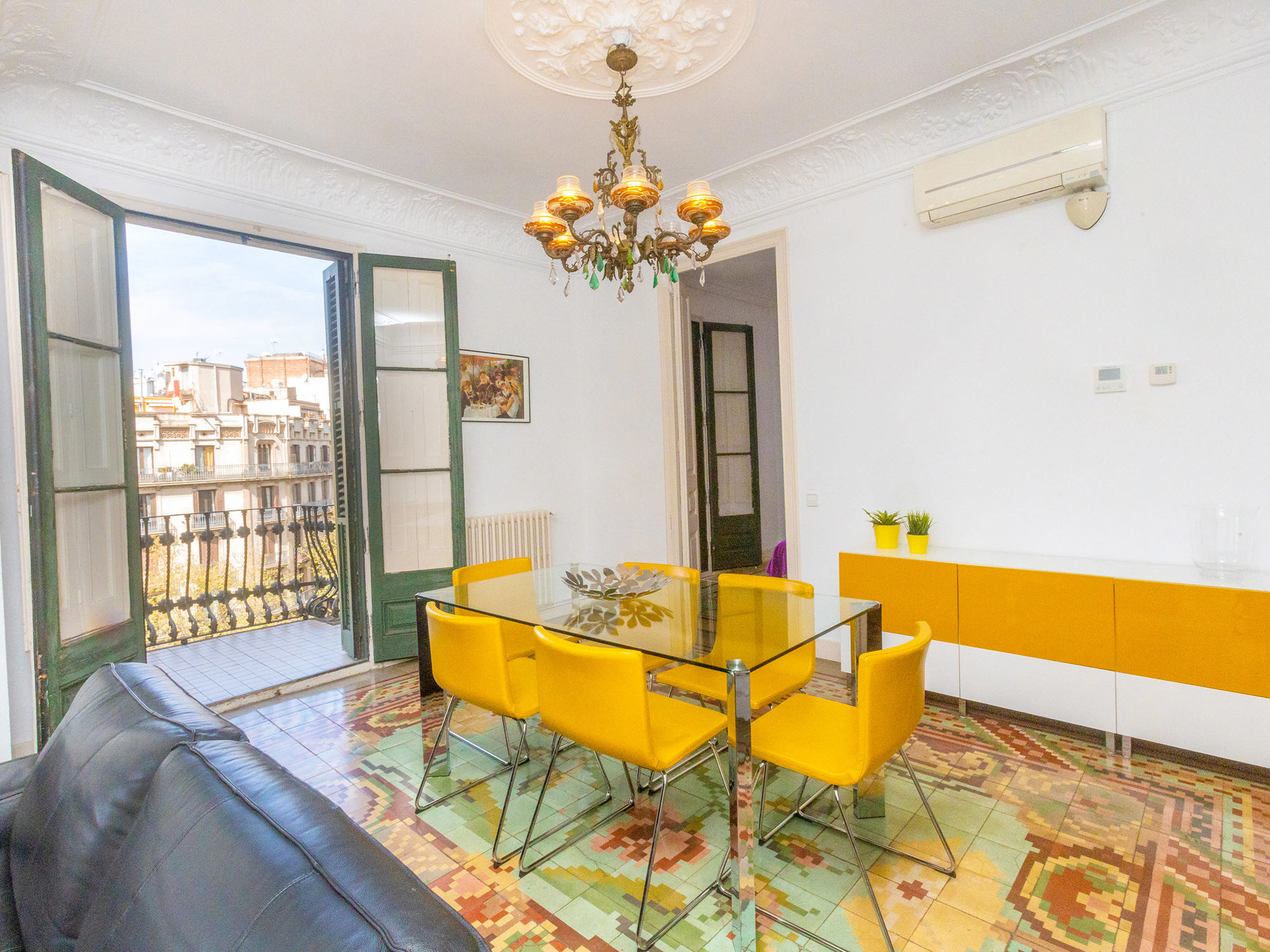 Photo of Eix.Dret:Roger de LLuria/Valencia