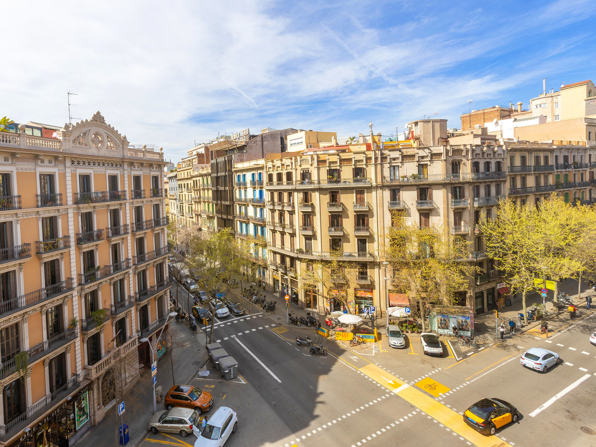 Photo of Eix.Dret:Roger de LLuria/Valencia