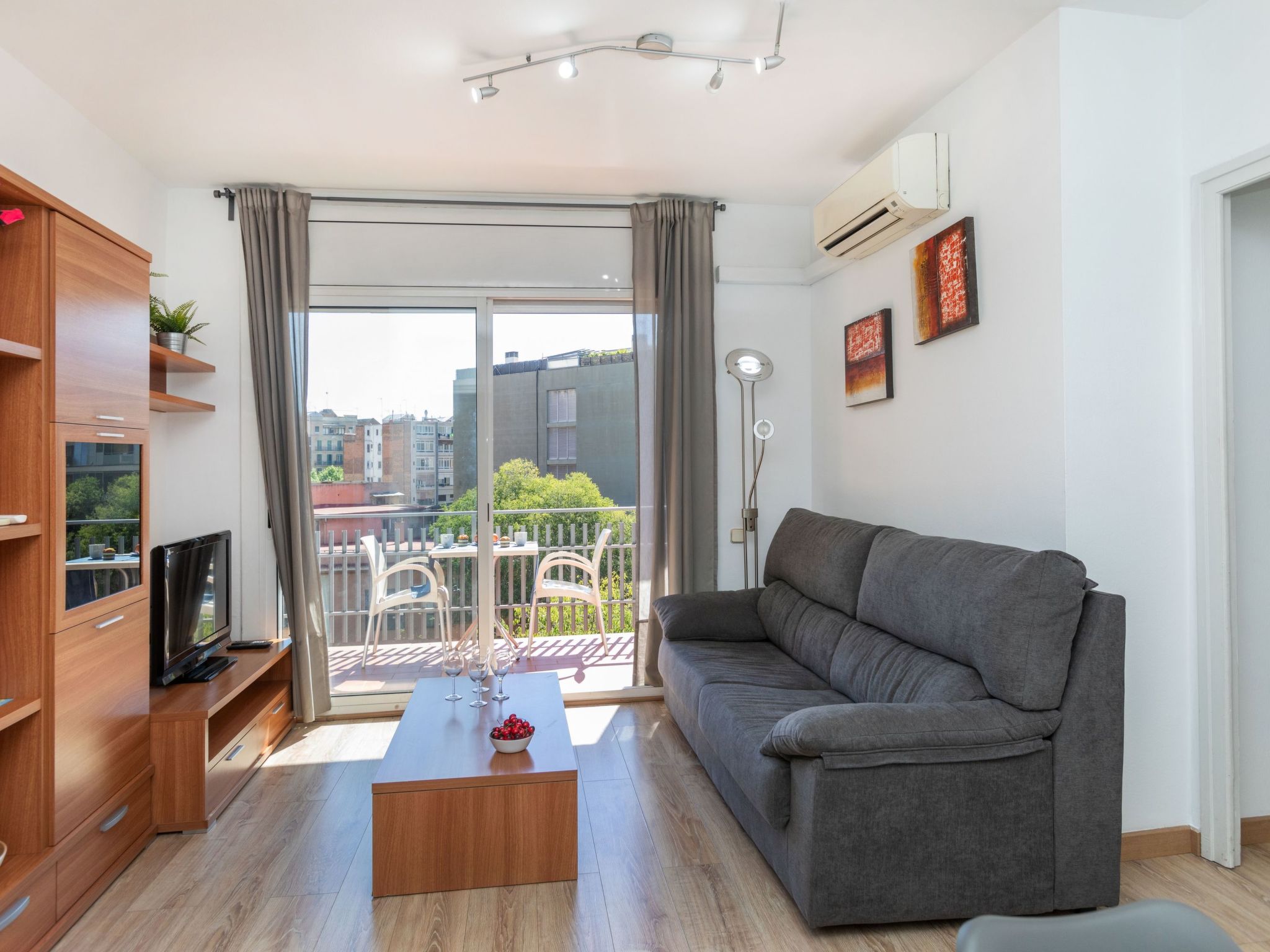 Eixample Esq Rocafort Diputacio Apartment in Barcelona
