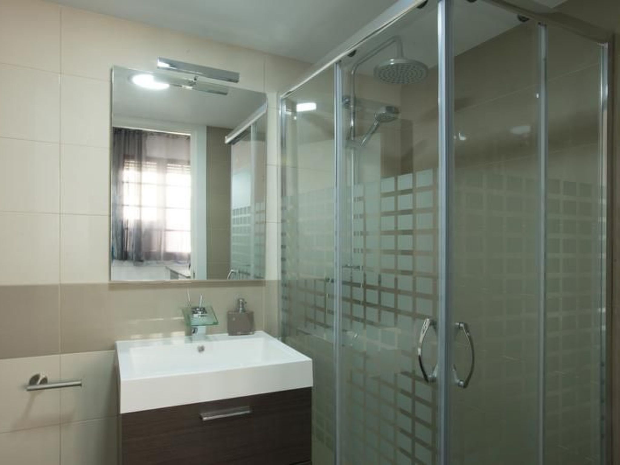 Wohnung mit Privatparkplatz-Image-tags.info