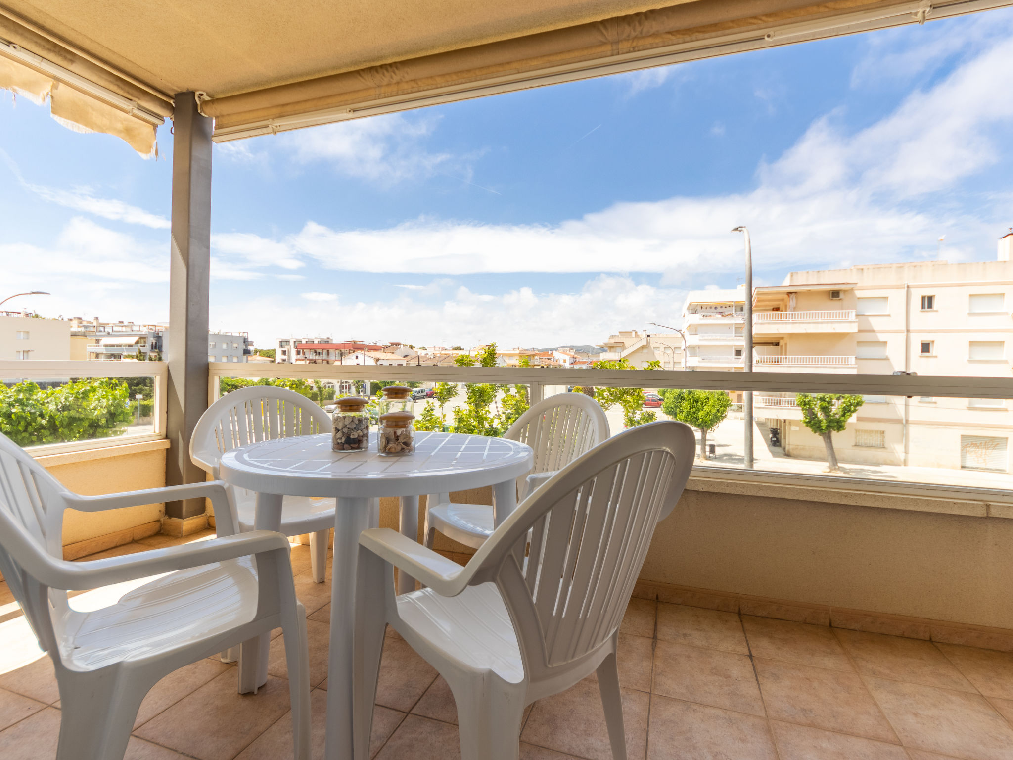 Girona — Living Room (5 of 20)