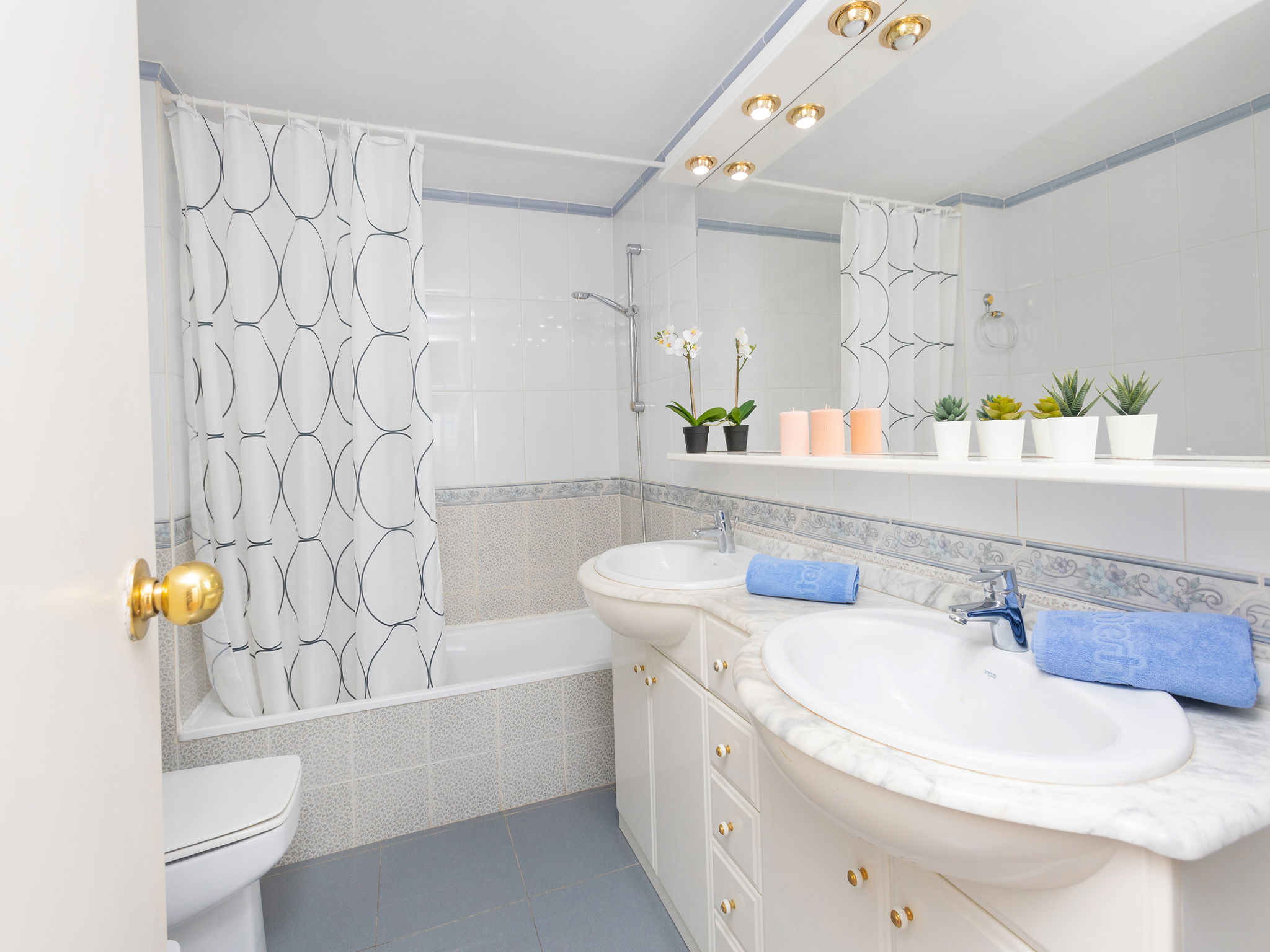 Photo of Front Beach