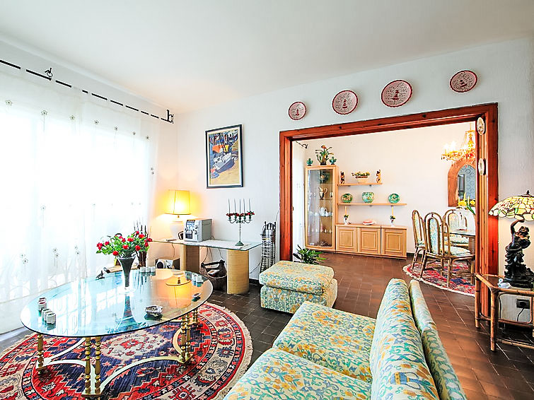 Search and Stay destination Francàs, CT - Spain from AU$ 1,080. Torre Yato