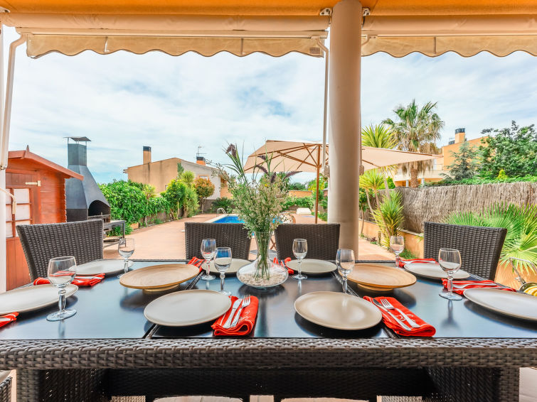 Search and Stay destination Roda de Berà, CT - Spain from AU$ 450. Francaset