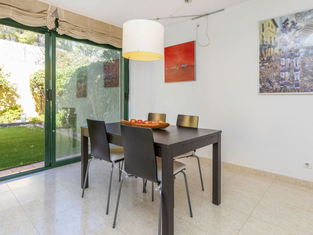Vistamar — Kitchen / Dining Room