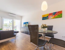 Rodas: Modern appartement aan het strand van Salou met zeezicht en airco - thumbnail 4