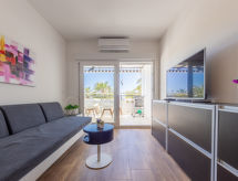 Rodas: Modern appartement aan het strand van Salou met zeezicht en airco - thumbnail 3