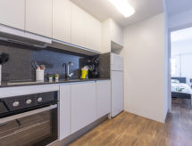 Rodas: Modern appartement aan het strand van Salou met zeezicht en airco - thumbnail 5
