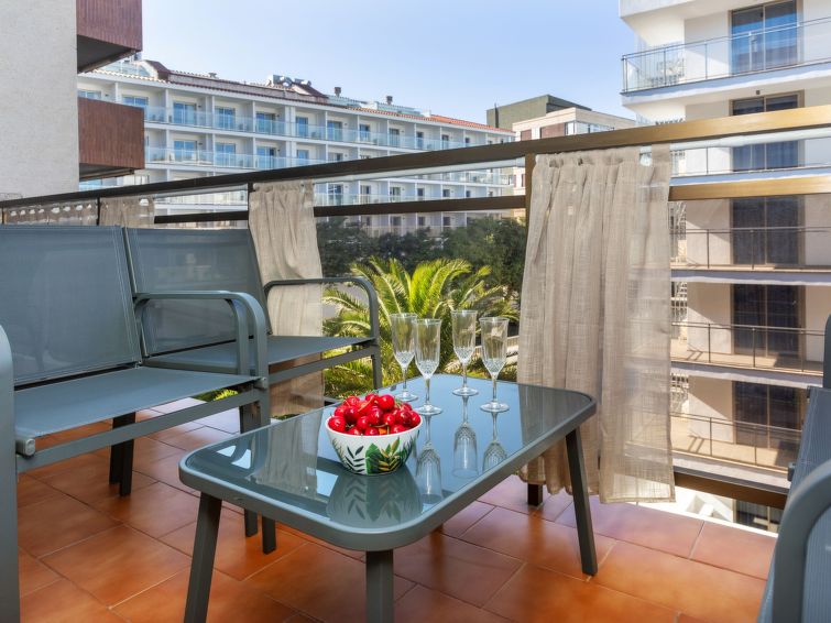Search and Stay destination Salou, CT - Spain from AU$ 220. Casalmar
