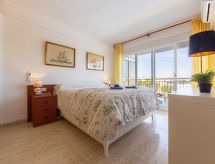 Ulises: Modern appartement aan zee met zwembad in Salou, 150m van strand - thumbnail 5