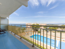 Ulises: Modern appartement aan zee met zwembad in Salou, 150m van strand - thumbnail 3