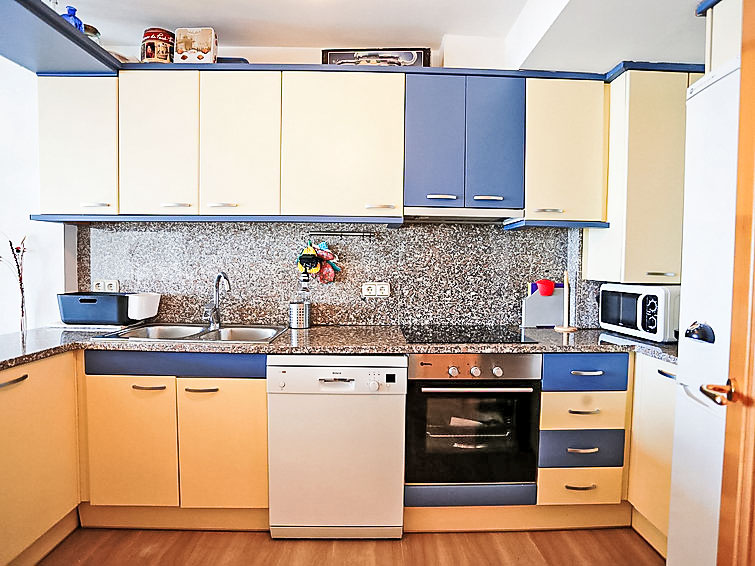 Search and Stay destination Cambrils, CT - Spain from AU$ 310. Cambrils Port