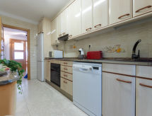 Zonnig appartement aan zee in Cambrils, 250m van het strand - thumbnail 4