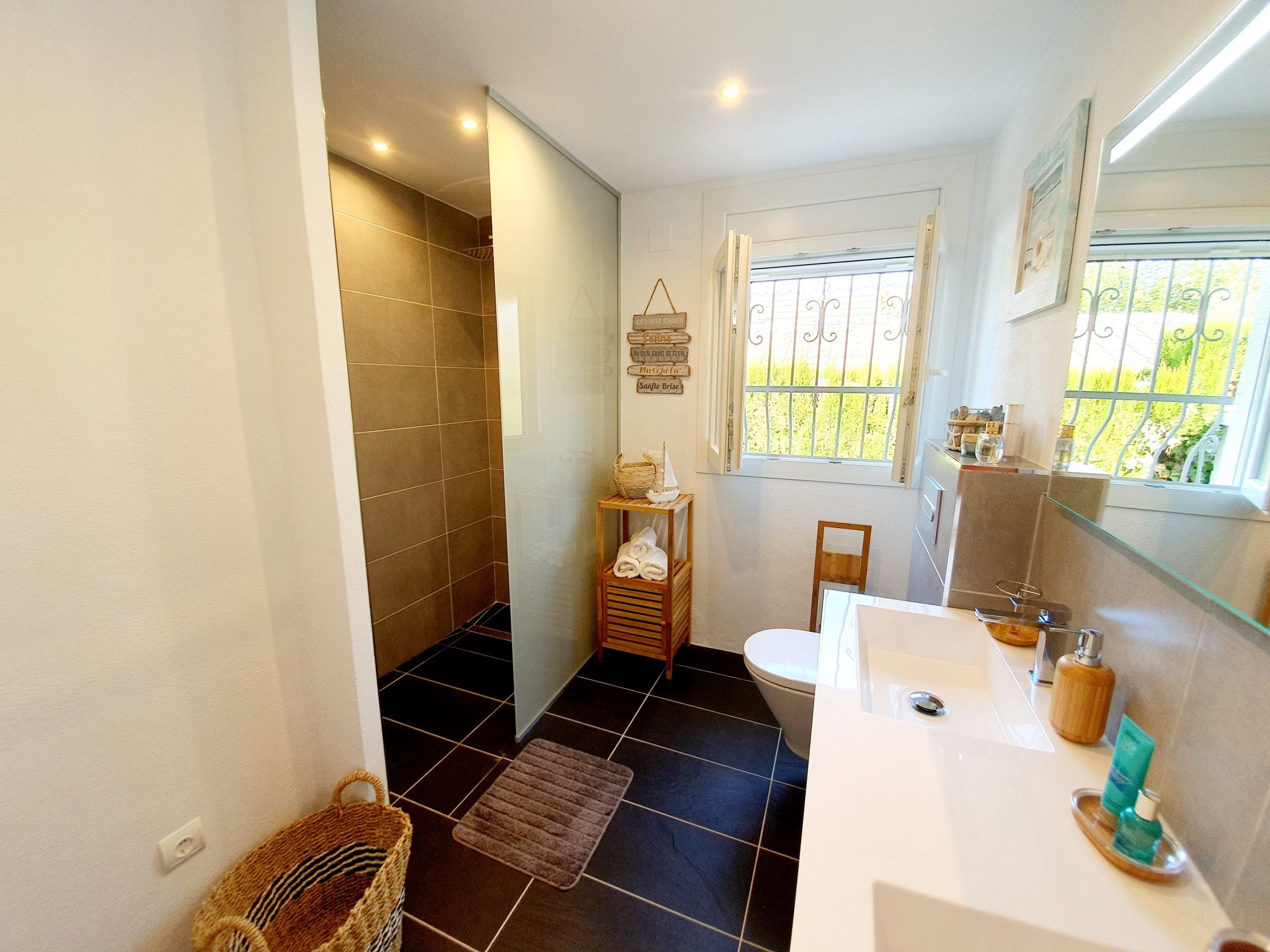 Finca mit eigenem Garten und Grill-Image-tags.info