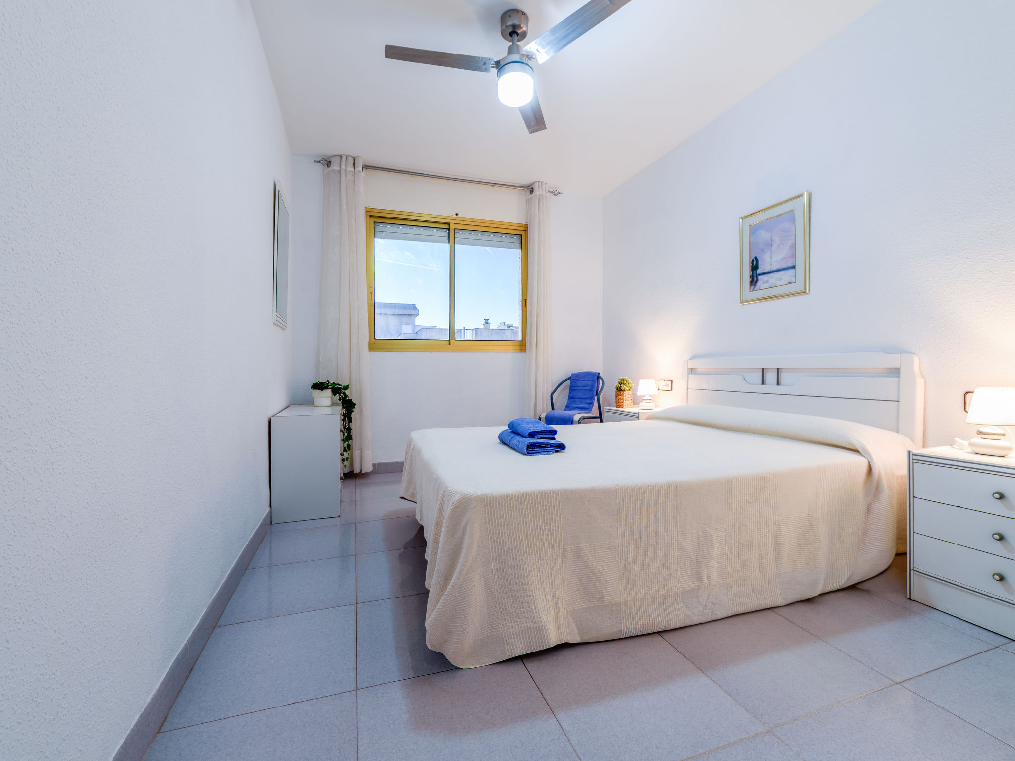 Cambrils Park B-Inside