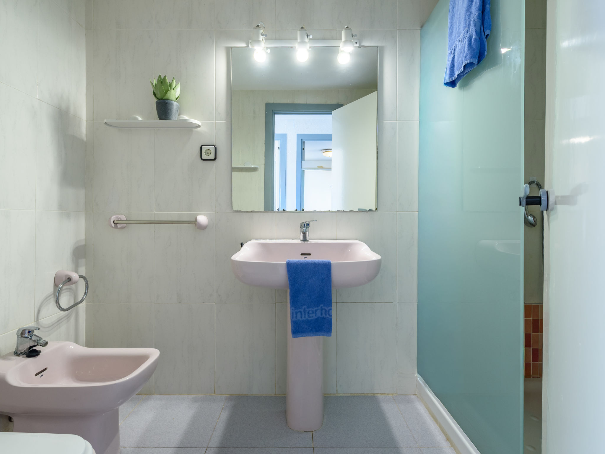 Cambrils Park B-Inside