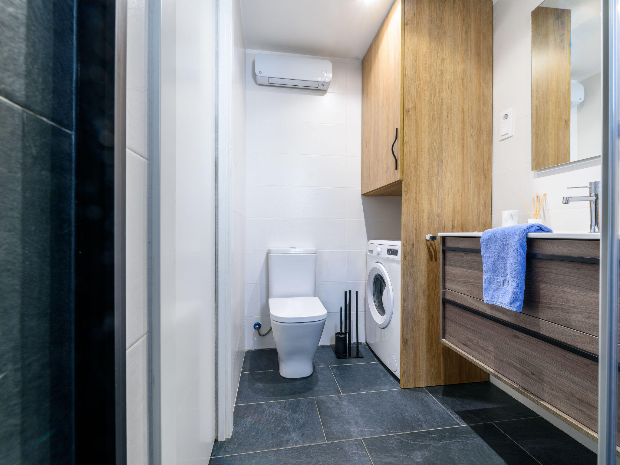 Cambrils Park B-Inside