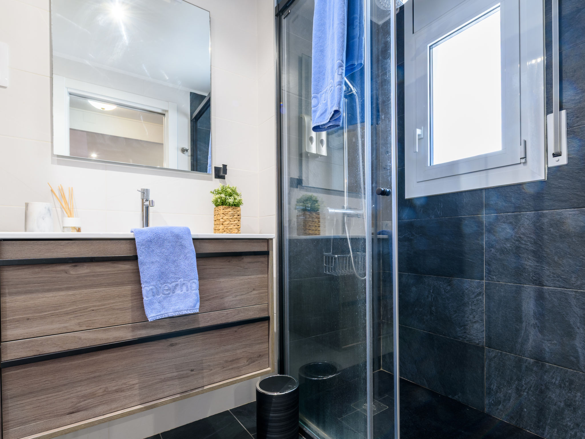 Cambrils Park B-Inside