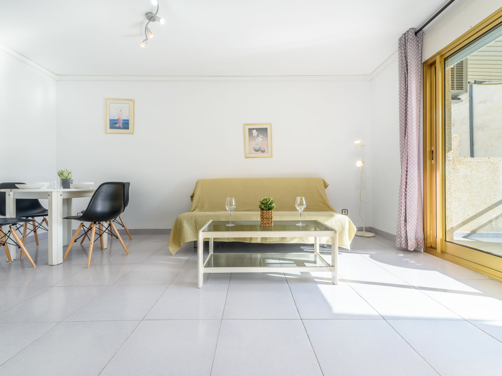 Cambrils Park A-Inside