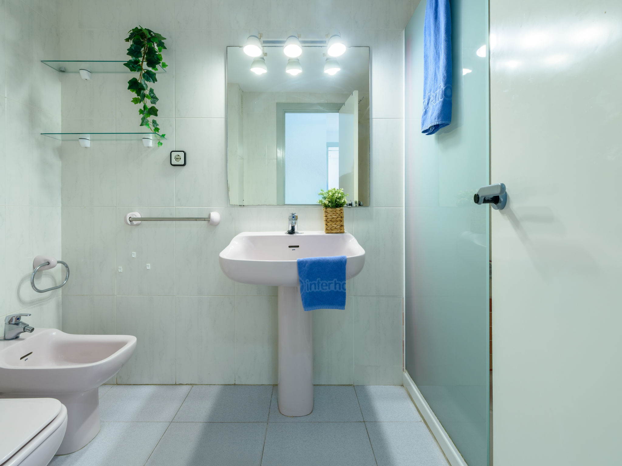 Cambrils Park A-Inside