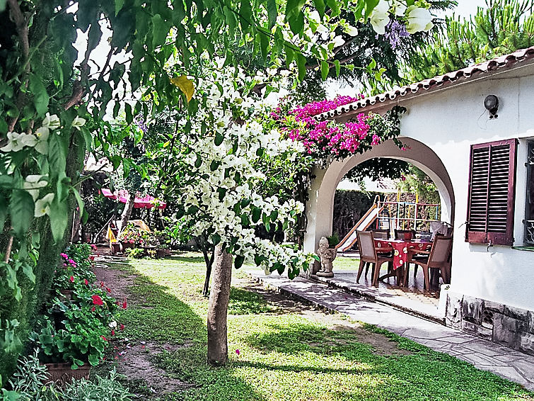 Search and Stay destination Cambrils, CT - Spain from AU$ 405. Vilafortuny