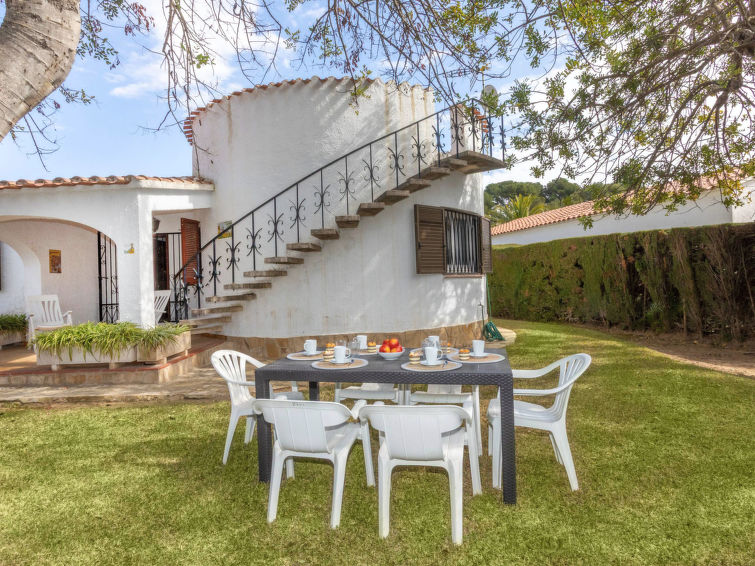 Search and Stay destination Cambrils, CT - Spain from AU$ 324. Villa Nena