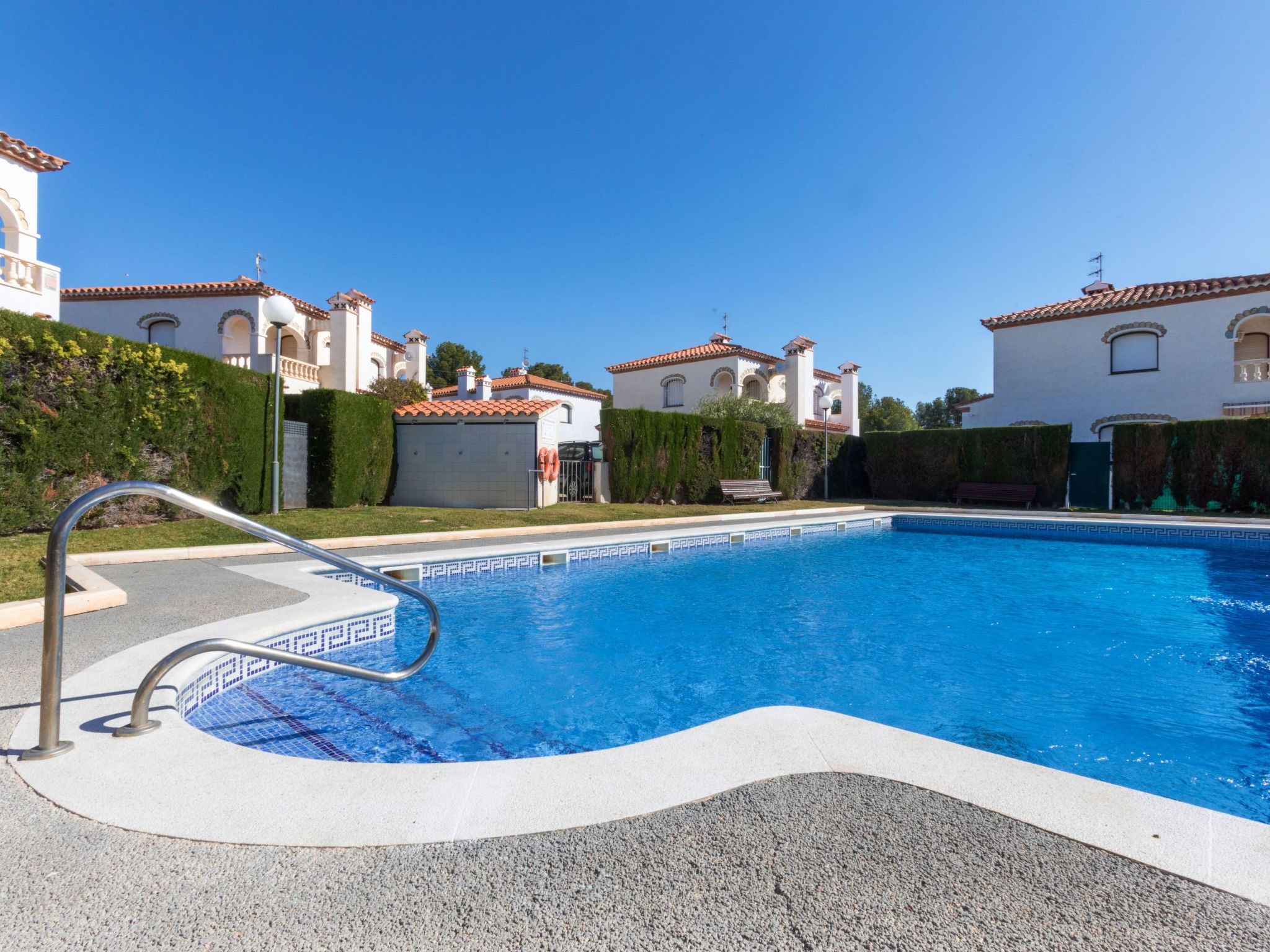 Cristal Accommodation in Miami Platja