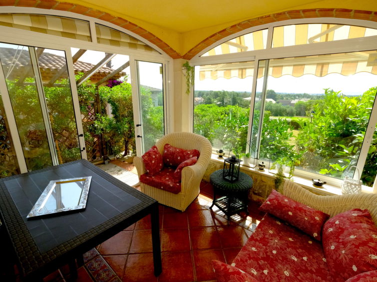 Search and Stay destination Bonmont Terres Noves, CT - Spain from AU$ 314. Villa Dalia