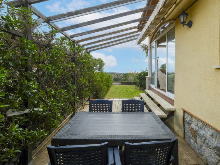Search and Stay destination Bonmont Terres Noves, CT - Spain from AU$ 314. Villa Dalia