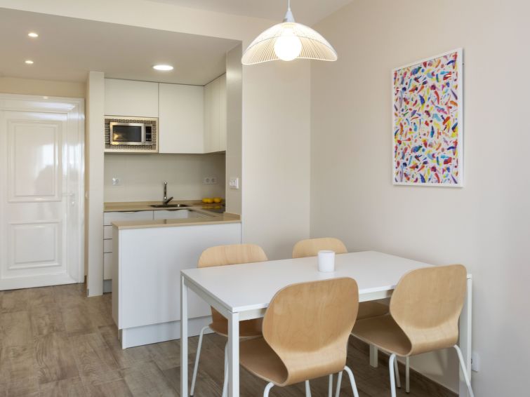 Search and Stay destination Miami Platja, CT - Spain from AU$ 282. Apartamento los Pelicanos