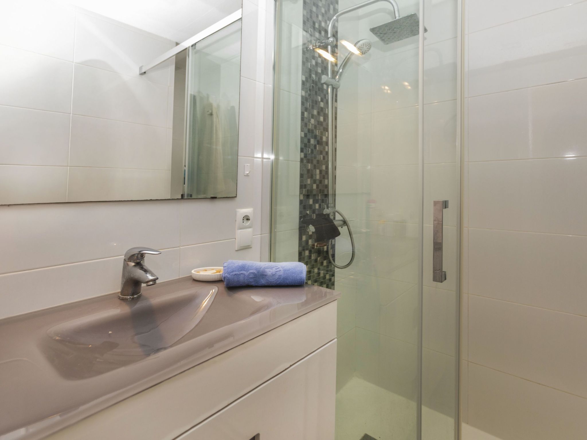 Los Pelicanos V-Inside