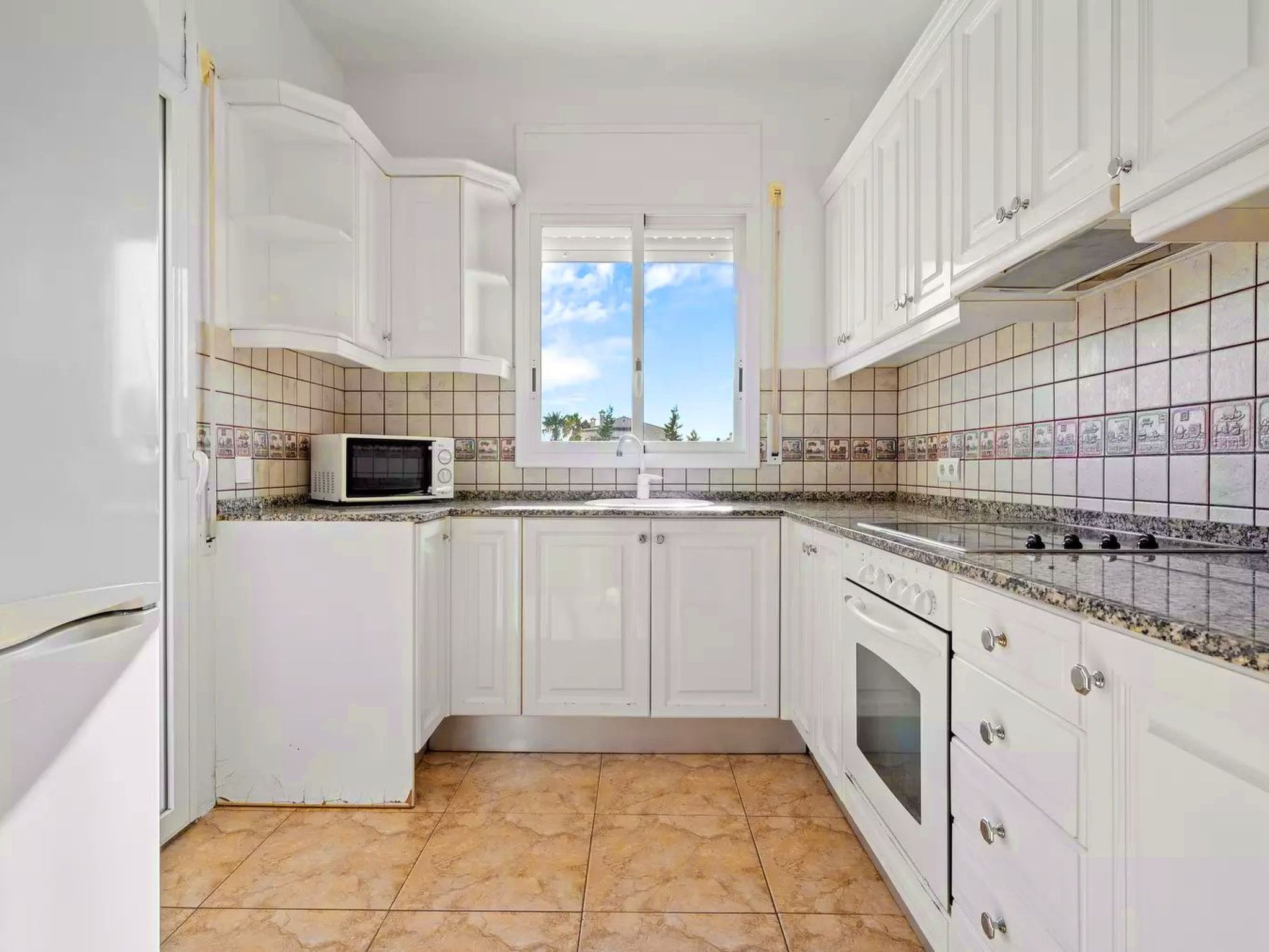 Laura-Image-tags.info