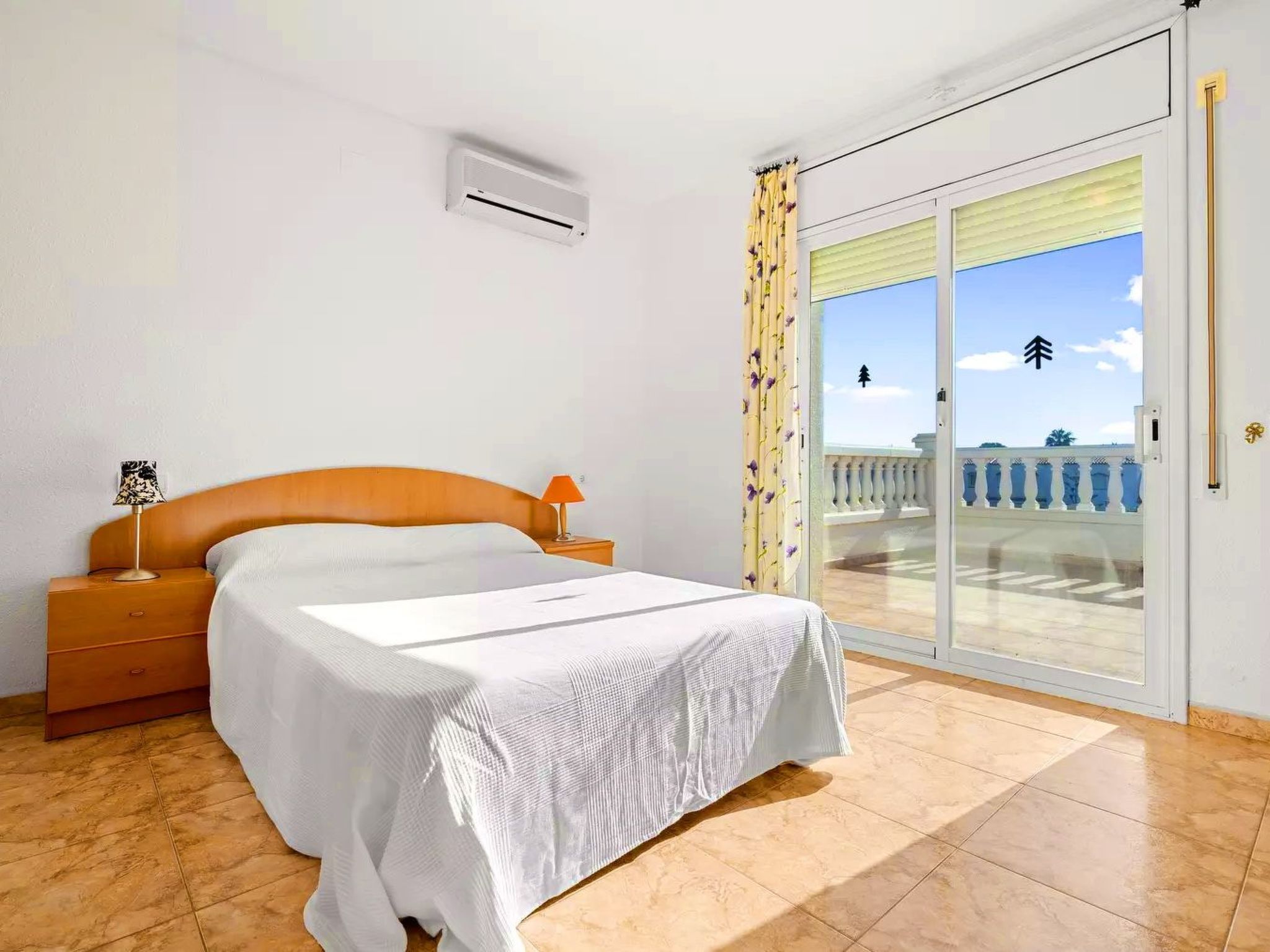 Laura-Image-tags.info