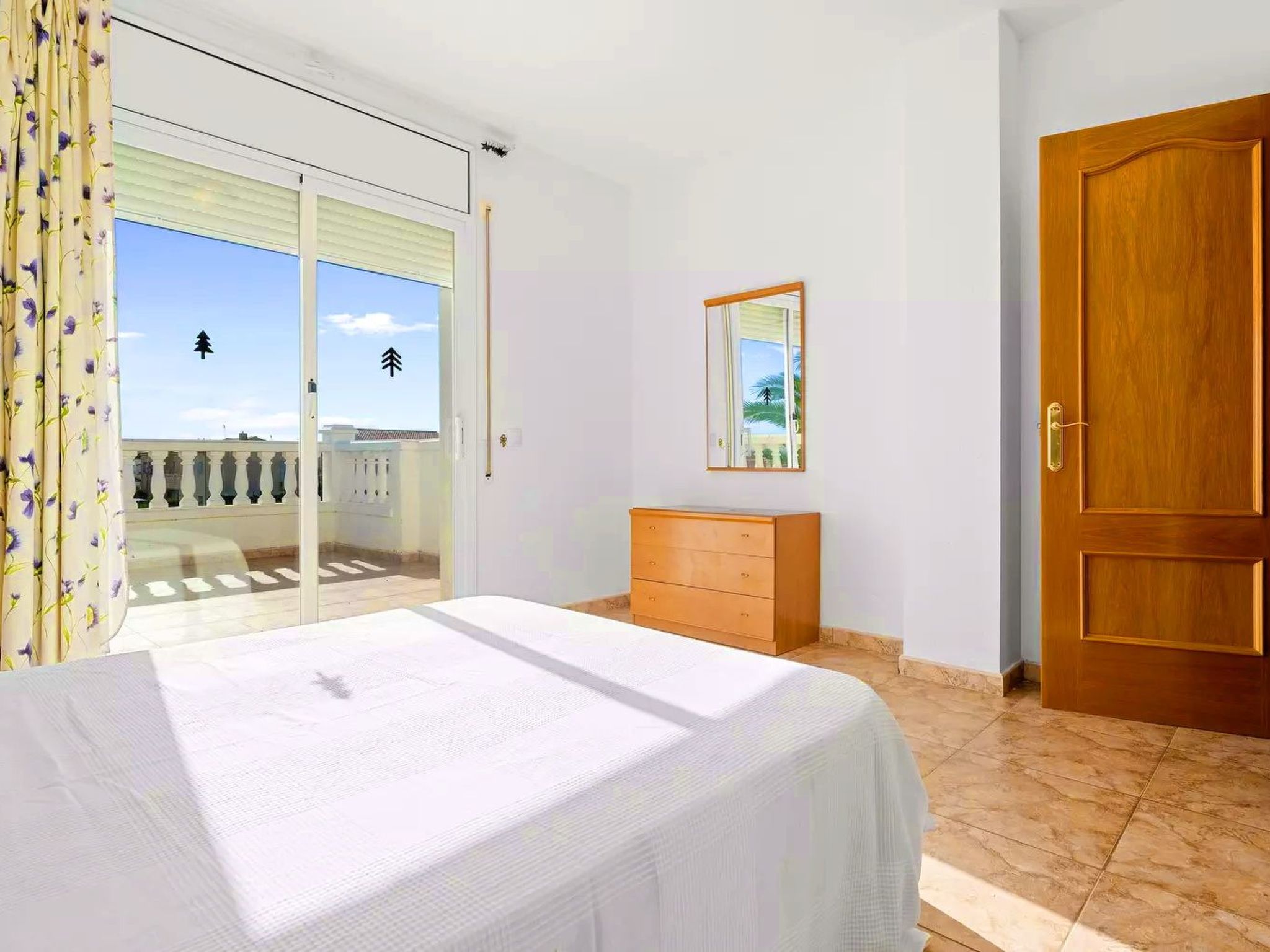 Laura-Image-tags.info