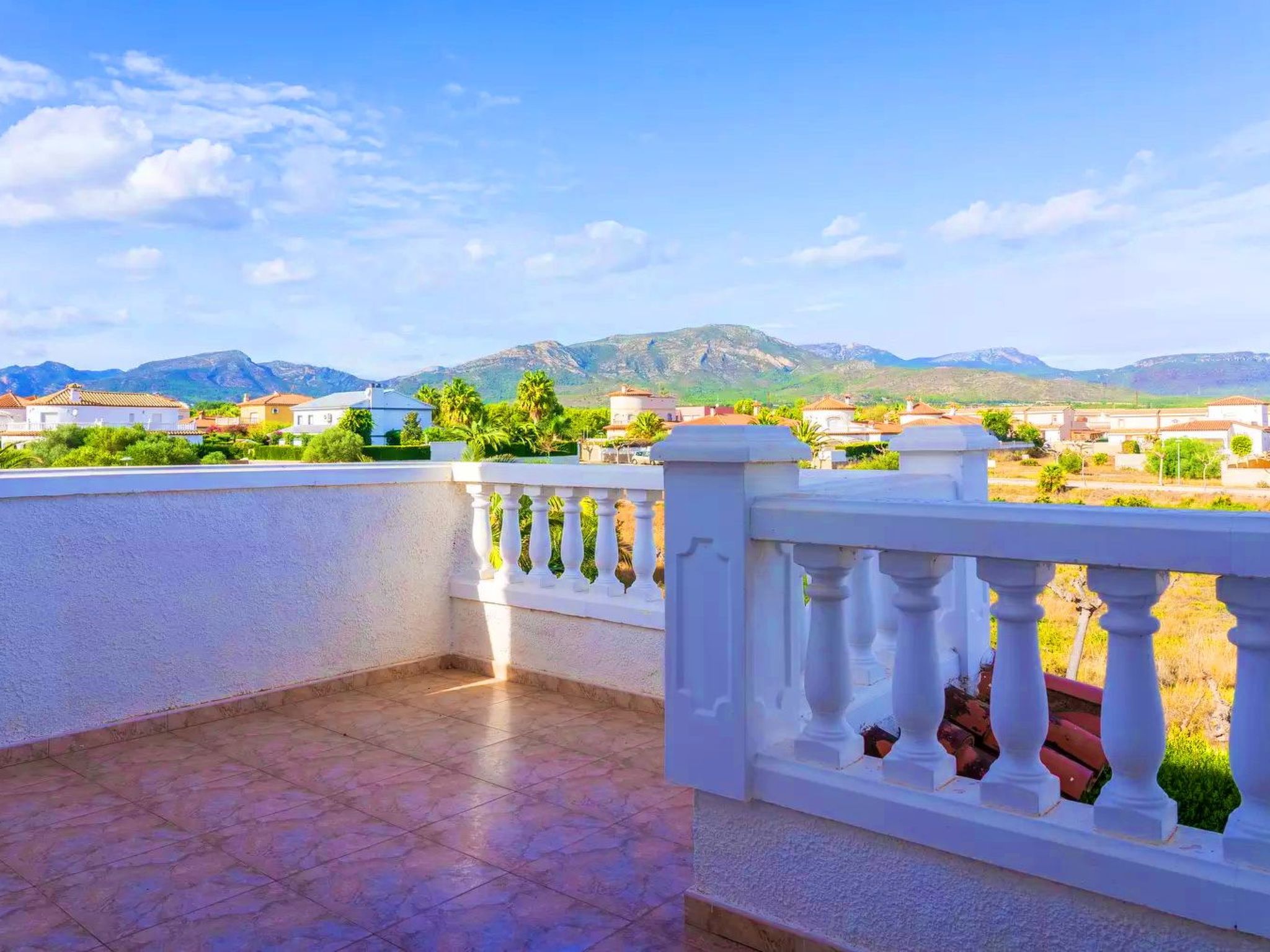 Laura-Image-tags.info