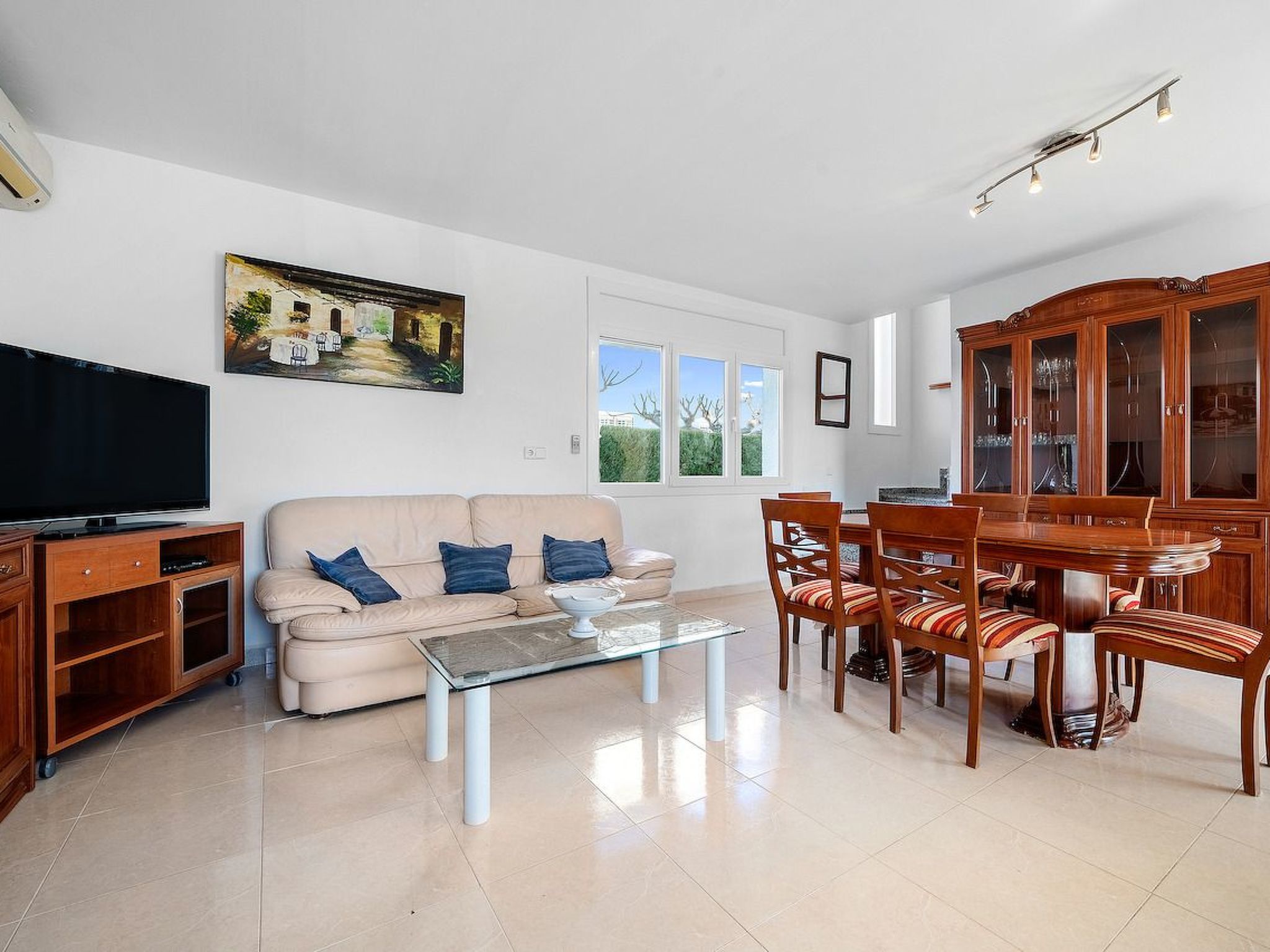 mit Privatpool, Garten, in Strandnähe