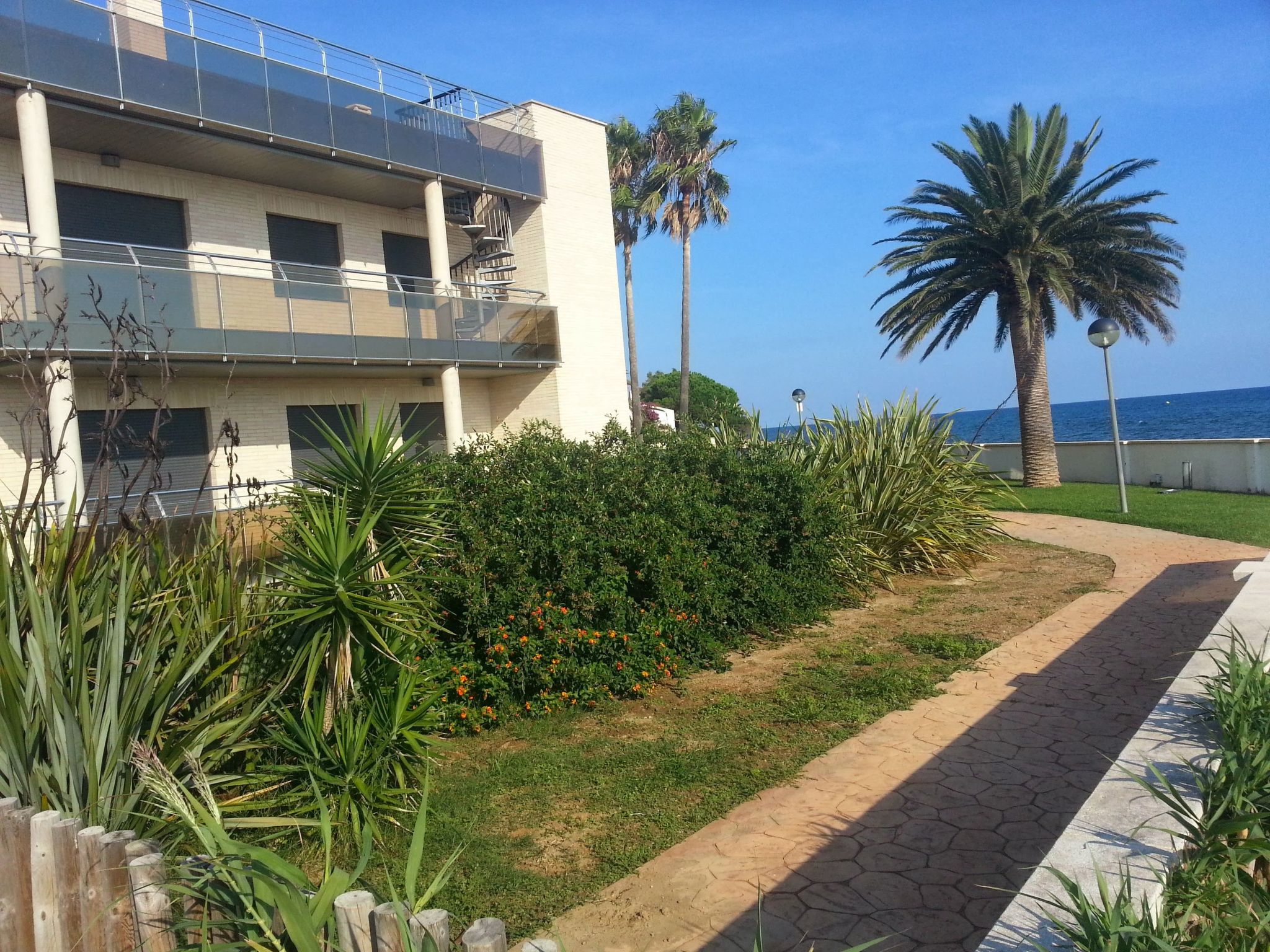 Photo of LUXUS APPARTMENT MIT MEERSICHT AUS DER TERRASSE