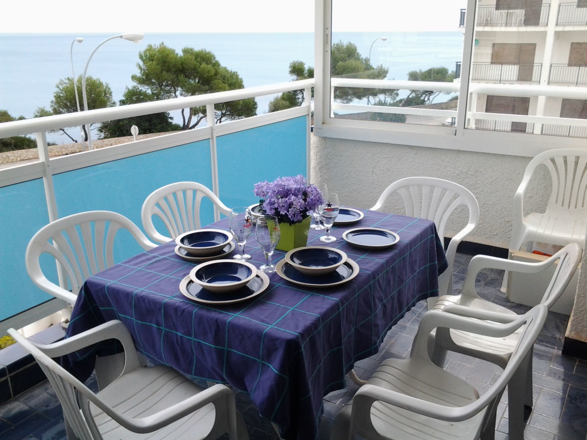 Schöne Ferienwohnung mit Balkon, Costa Dorada-Drinnen