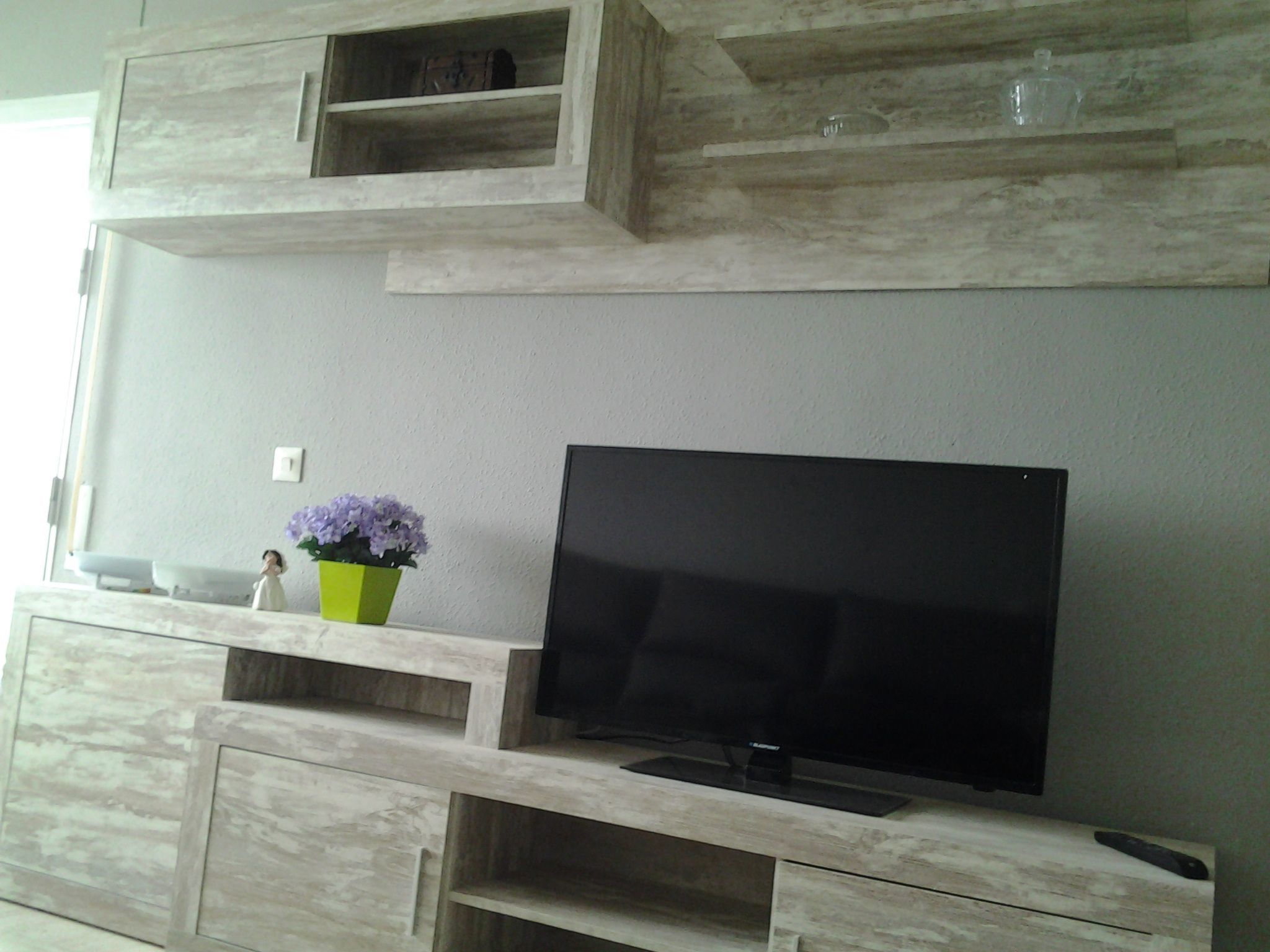 Schöne Ferienwohnung mit Balkon, Costa Dorada-Drinnen