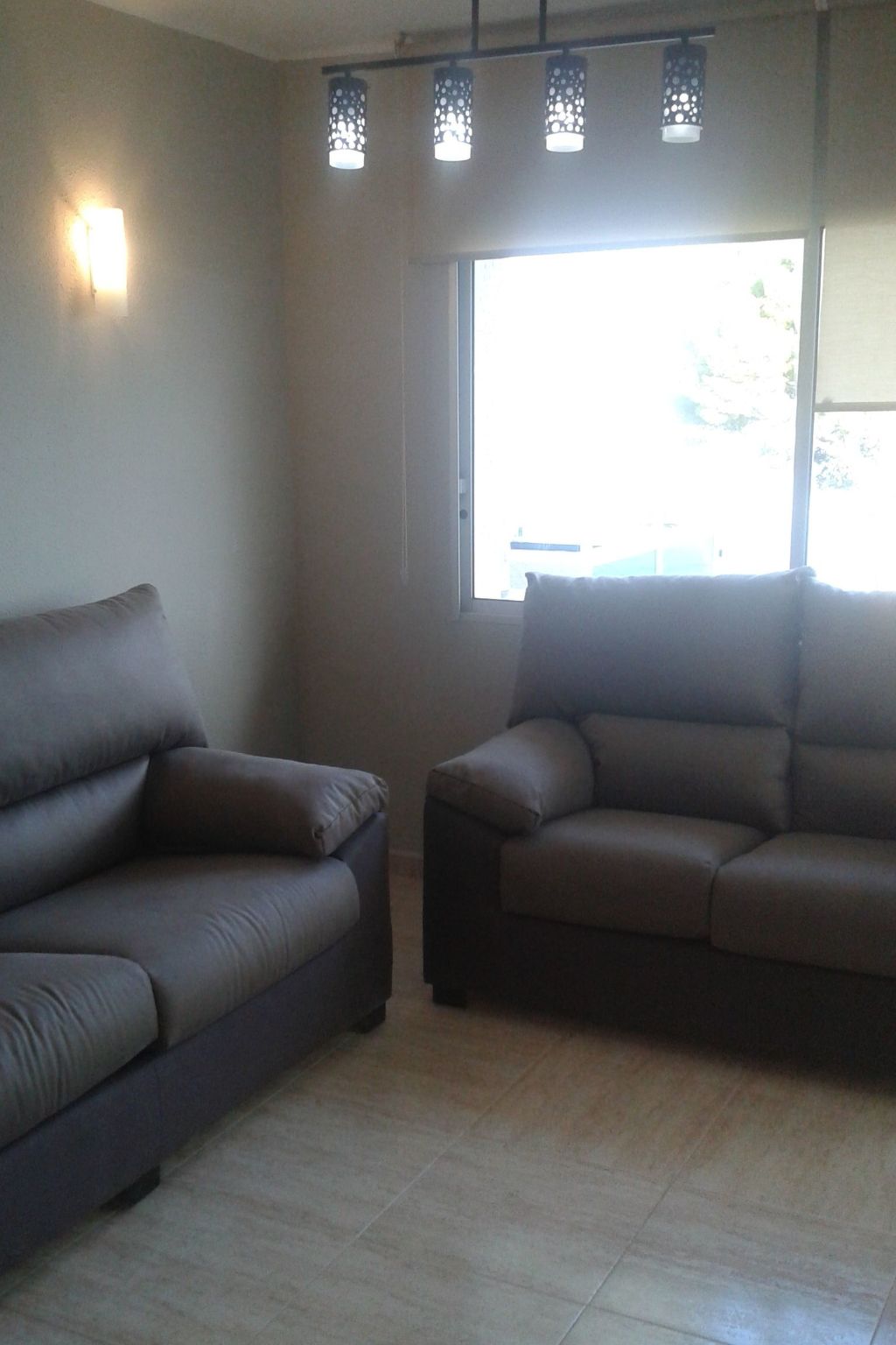 Schöne Ferienwohnung mit Balkon, Costa Dorada-Drinnen