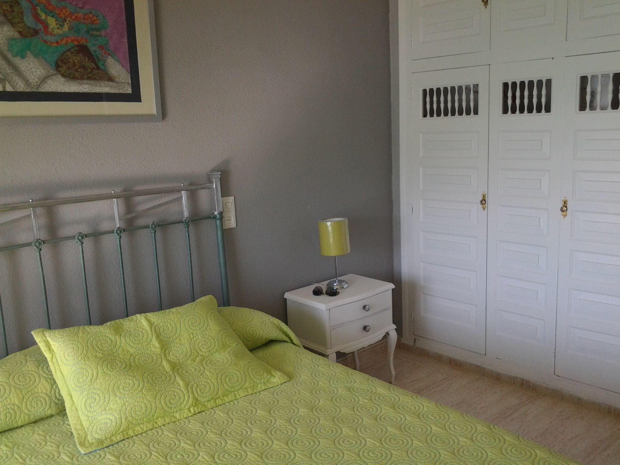 Schöne Ferienwohnung mit Balkon, Costa Dorada-Drinnen