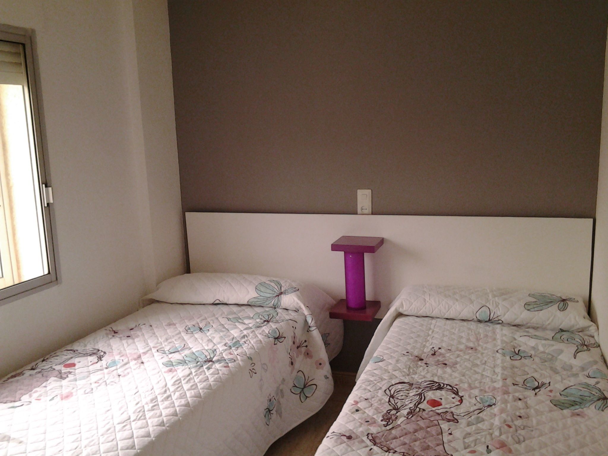 Schöne Ferienwohnung mit Balkon, Costa Dorada-Drinnen