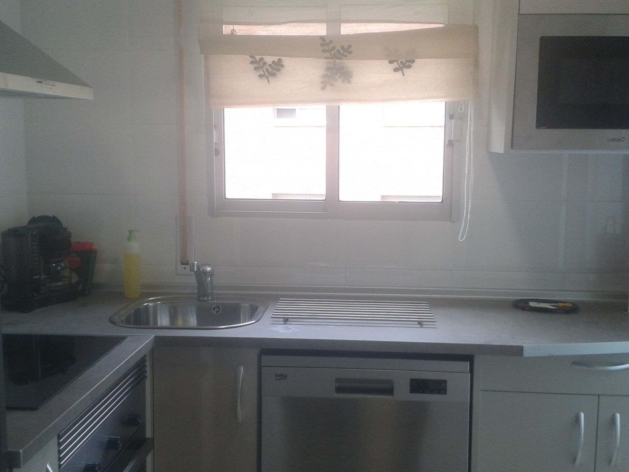 Schöne Ferienwohnung mit Balkon, Costa Dorada-Drinnen