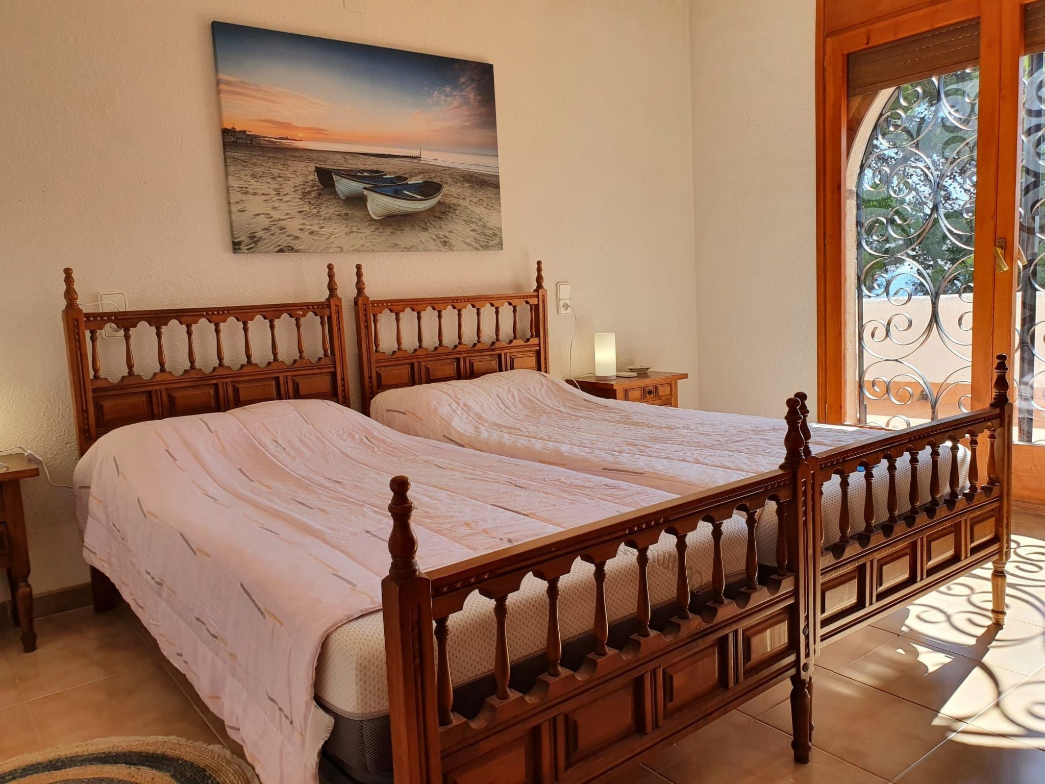 Villa mit einem Nebengebäude auf weitläufigem Garten in Strandnähe-Image-tags.info