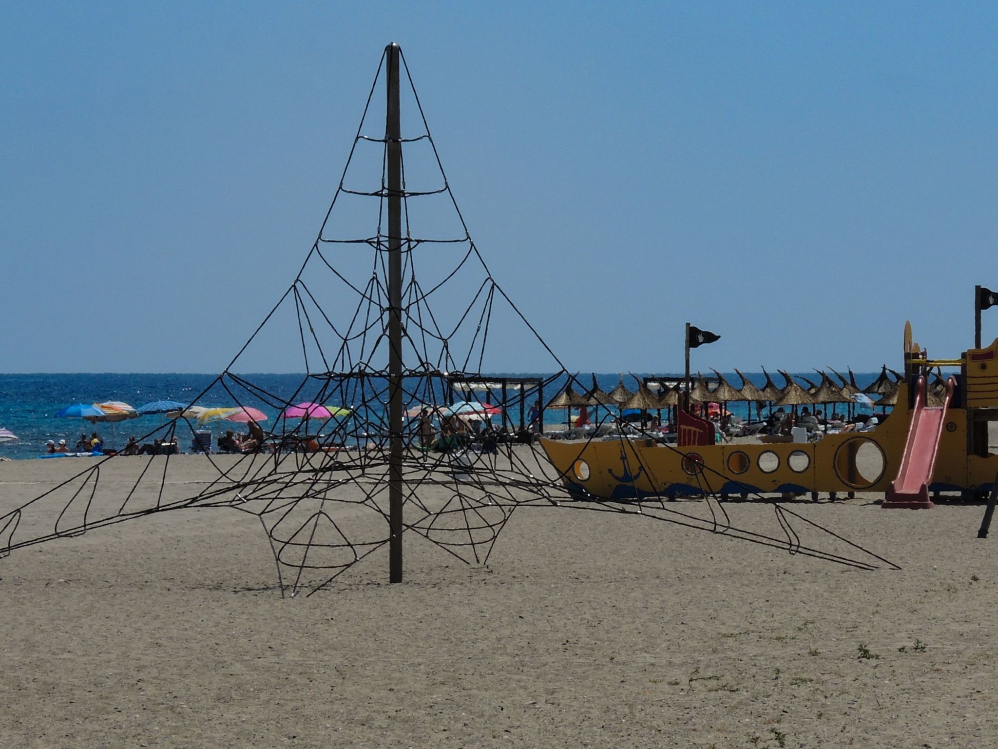 Villa mit einem Nebengebäude auf weitläufigem Garten in Strandnähe-Outside