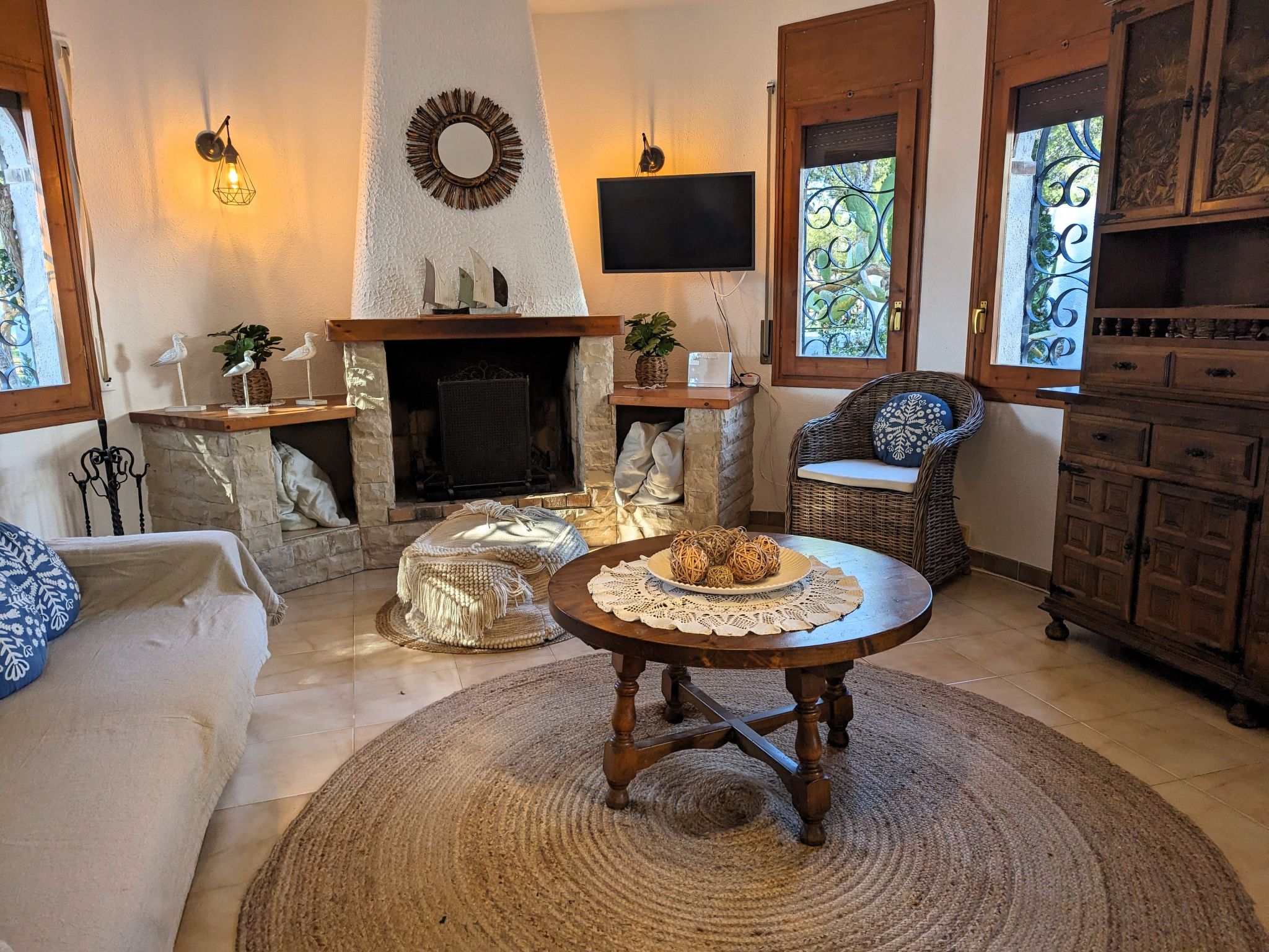 Photo of Villa mit einem Nebengebäude auf weitläufigem Garten in Strandnähe