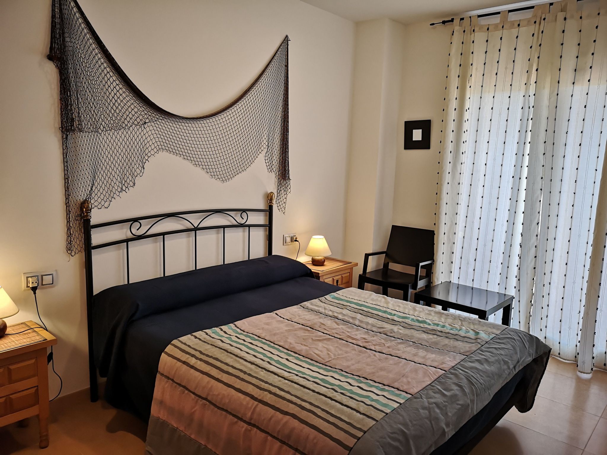 Entspannendes Haus in der Nähe des Meeres. Klimatisiert. Parkplatz-Inside