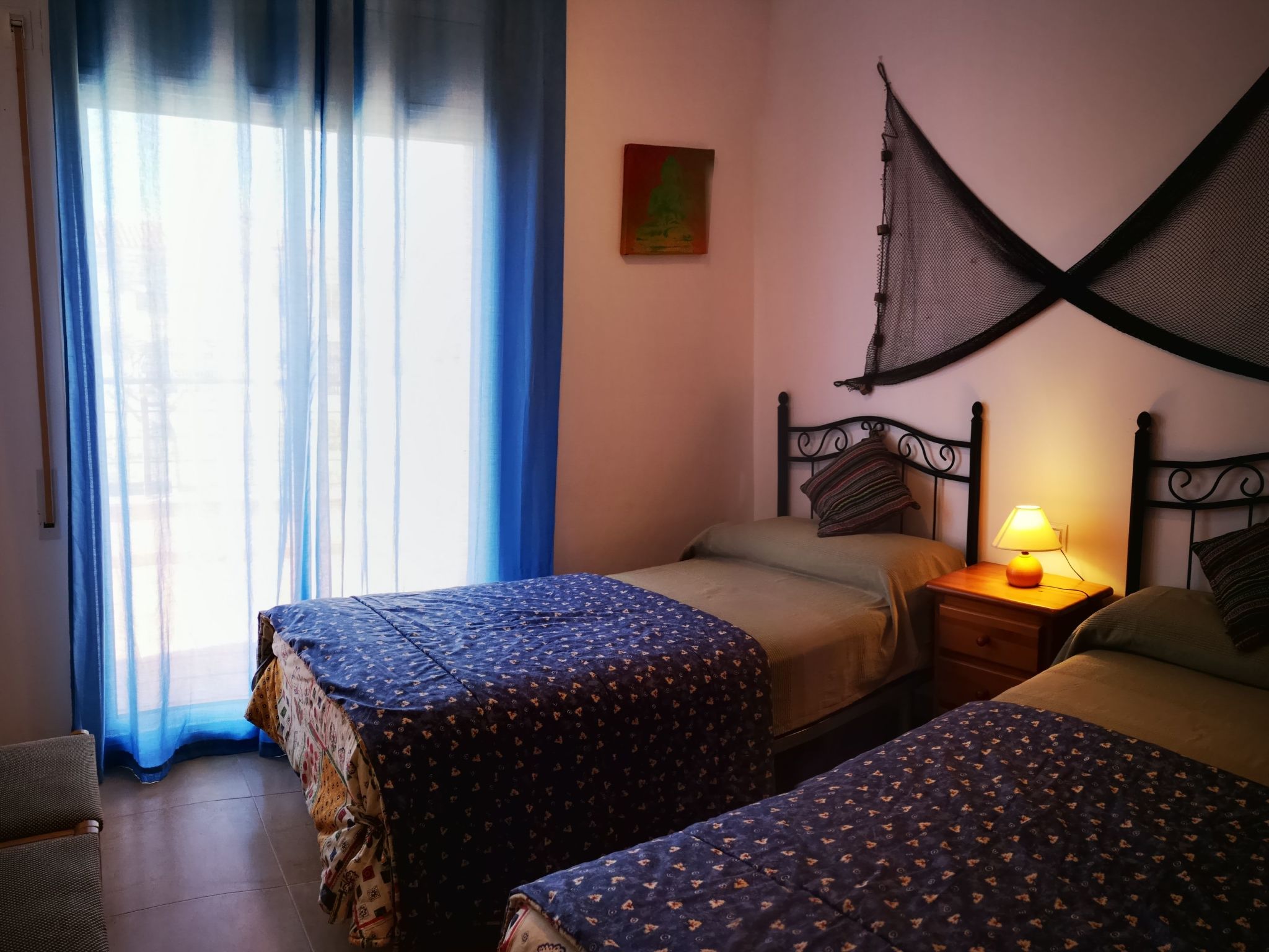 Entspannendes Haus in der Nähe des Meeres. Klimatisiert. Parkplatz-Inside