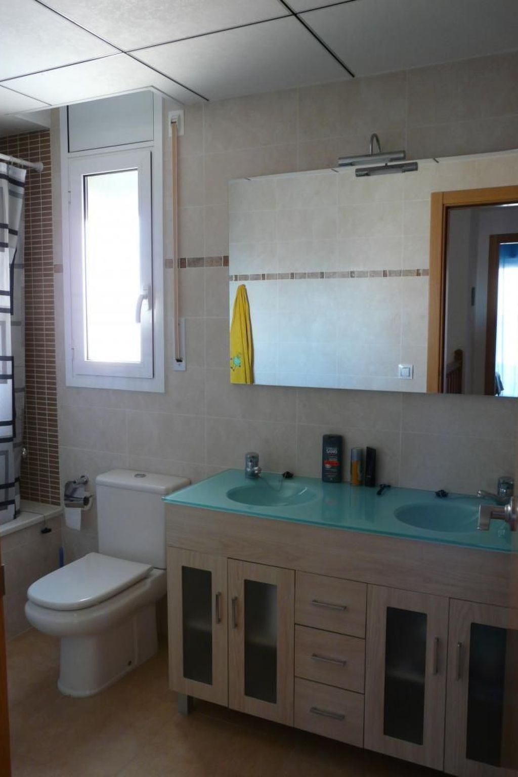 Entspannendes Haus in der Nähe des Meeres. Klimatisiert. Parkplatz-Inside